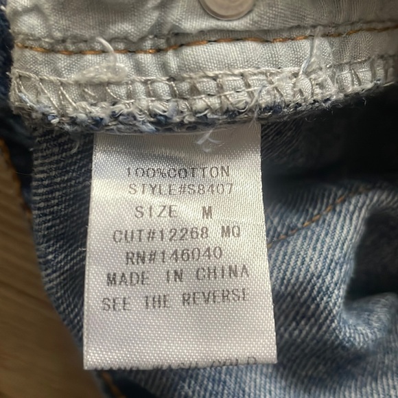 Signature8 Distressed Shorts - Picture 3 of 3